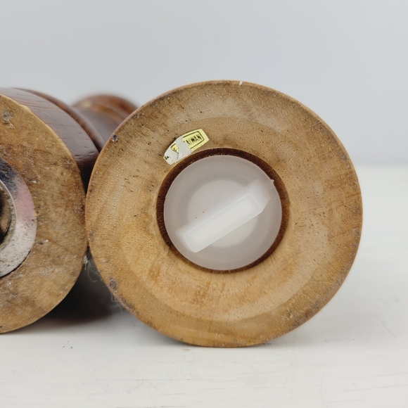 Vintage Wooden Lucas Gourmet Pepper Mill Grinder And Salt Shaker - Picture 6 of 13